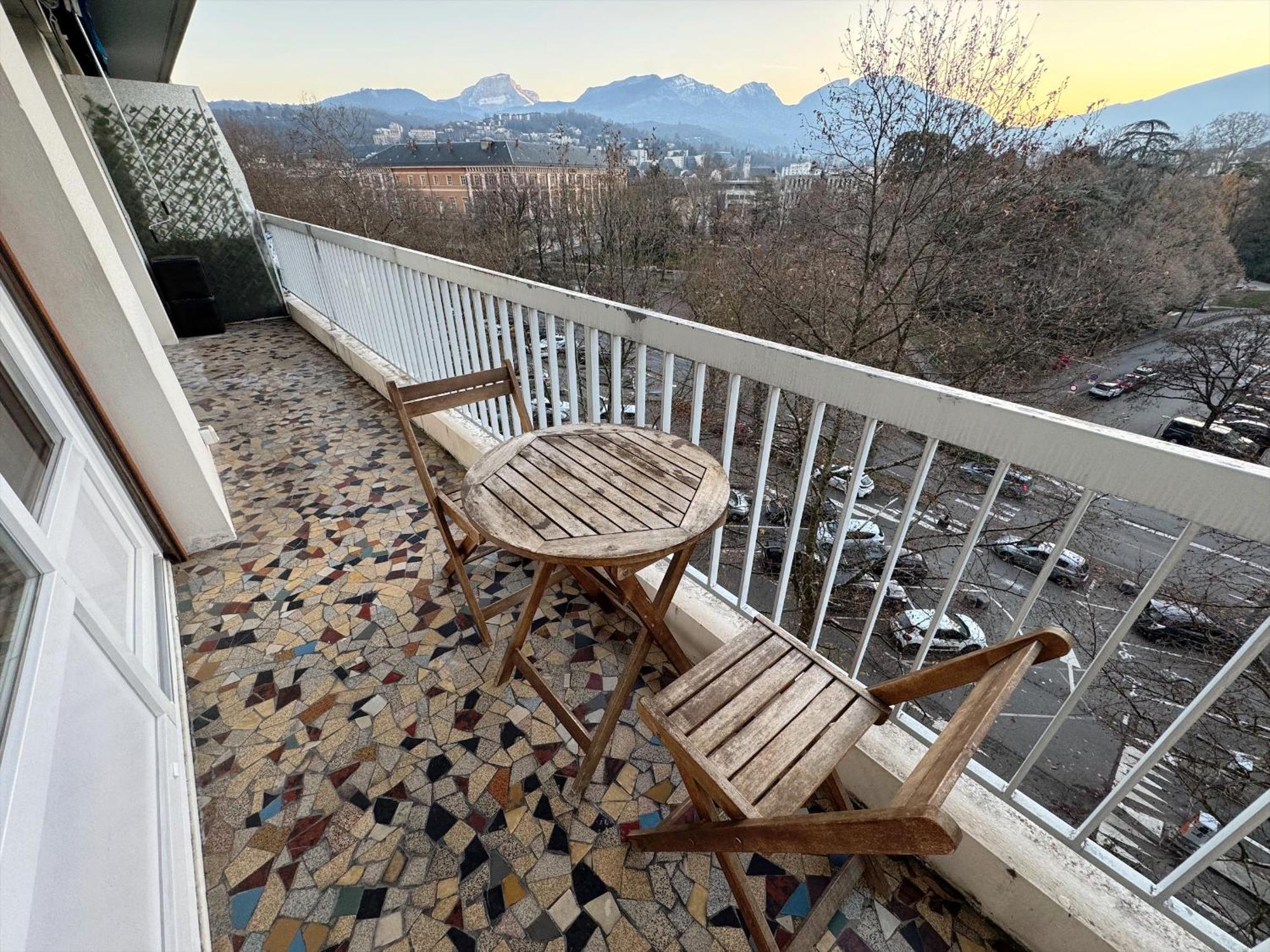 Logement Autour De Moi * * * * * Chambéry Kültér fotó
